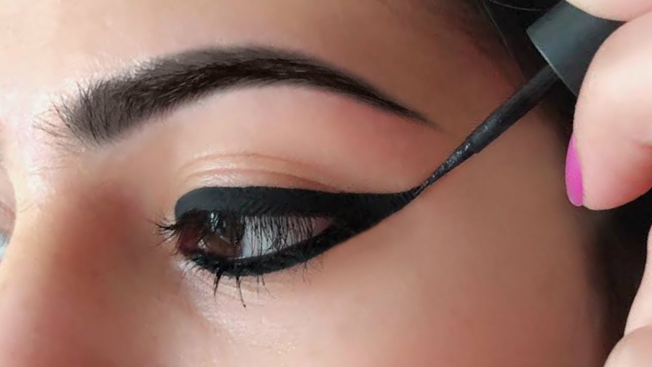 Wing Eyeliner लगाने का सही तरीका – How To Apply Perfect Winged Eyeliner